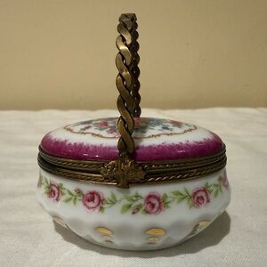 Vintage Limoges France Peint Main Porcelain Floral Trinket Basket Shape Box